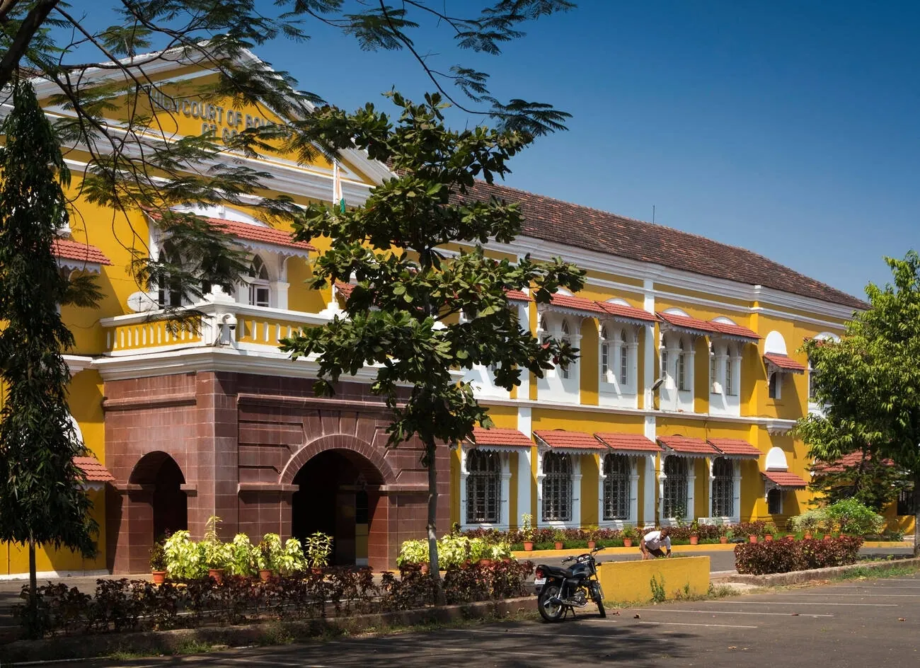 Goa Airport to North Goa: How to Reach Your Hotel or Villa Easily